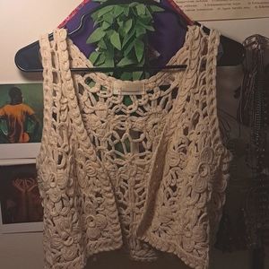 Cropped Floral Crochet Vest